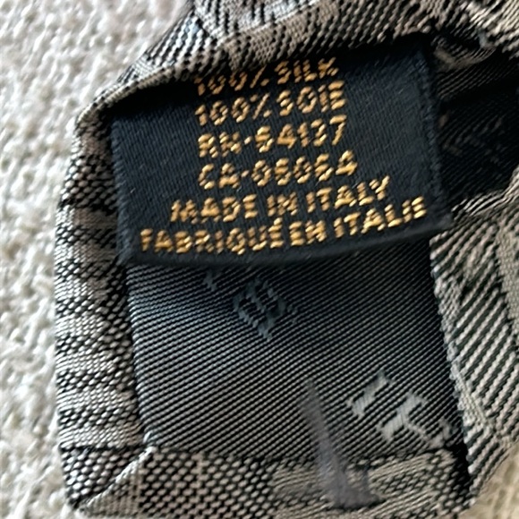 Butgatchi 100% Silk Grey Abstract Pattern Men’s Tie - Picture 3 of 11